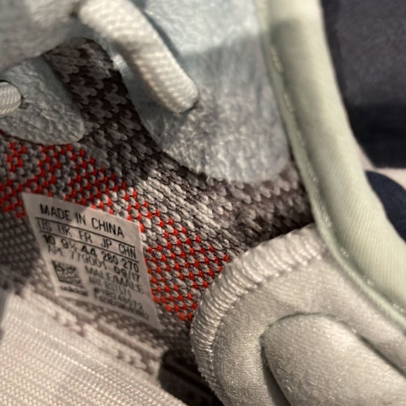 Yeezy 350 V2 blue tint. Size 10 - Picture 6 of 10